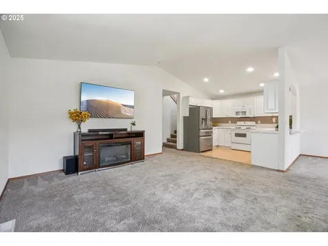 5661 J Street Washougal WA 98671