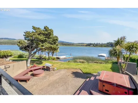 2036 NE Lagoon Lane Lincoln City OR 97367