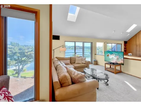 2036 NE Lagoon Lane Lincoln City OR 97367