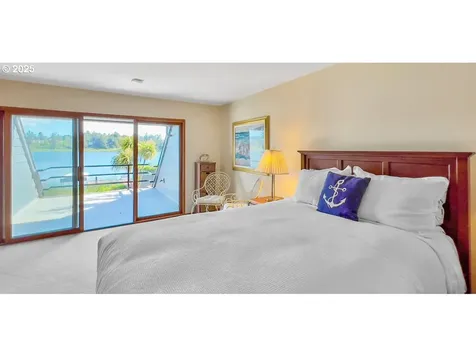 2036 NE Lagoon Lane Lincoln City OR 97367