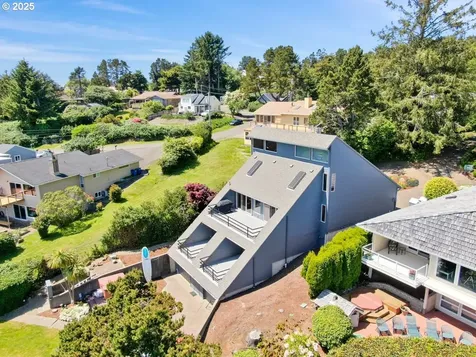 2036 NE Lagoon Lane Lincoln City OR 97367