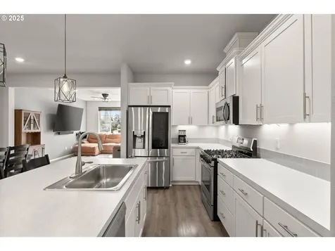 31317 NW North Avenue North Plains OR 97133