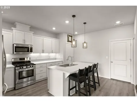 31317 NW North Avenue North Plains OR 97133