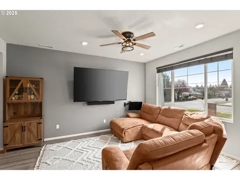 31317 NW North Avenue North Plains OR 97133