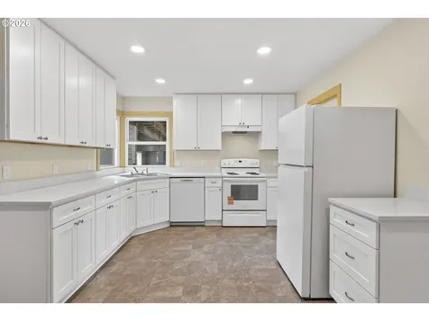 142 Holmes Lane Oregon City OR 97045