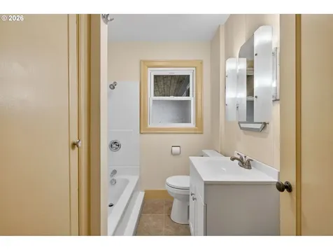 142 Holmes Lane Oregon City OR 97045