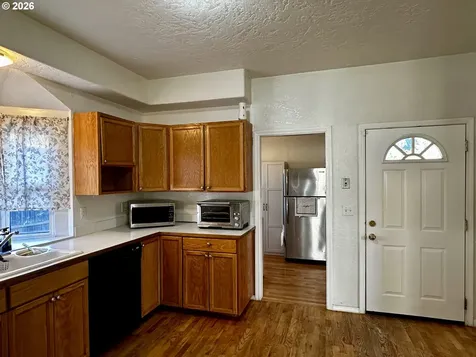 822 S 8th Street Cottage Grove OR 97424