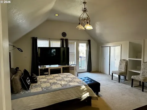 822 S 8th Street Cottage Grove OR 97424