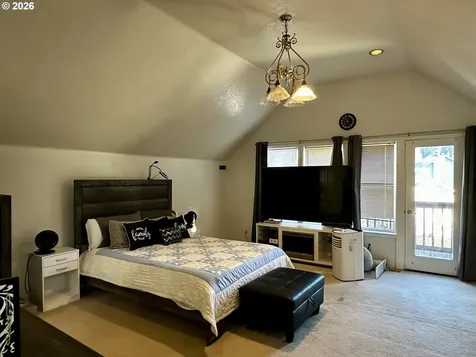 822 S 8th Street Cottage Grove OR 97424