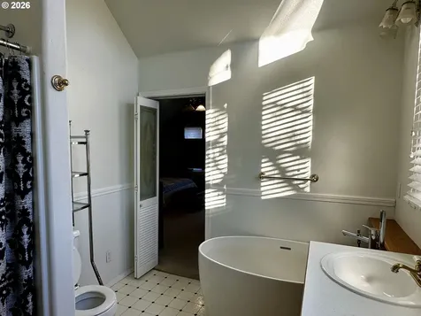 822 S 8th Street Cottage Grove OR 97424