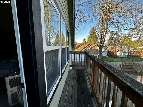 822 S 8th Street Cottage Grove OR 97424