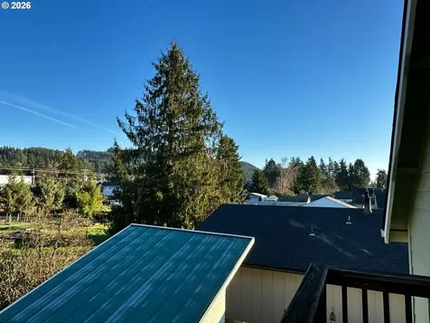 822 S 8th Street Cottage Grove OR 97424