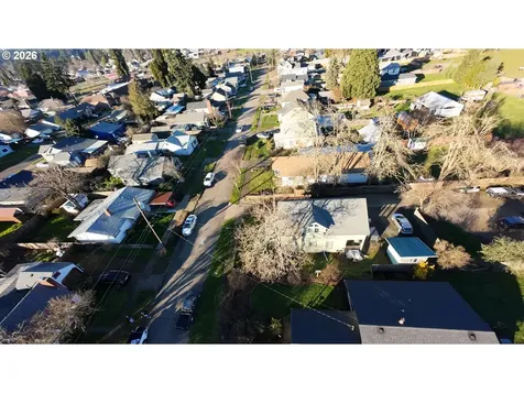 822 S 8th Street Cottage Grove OR 97424