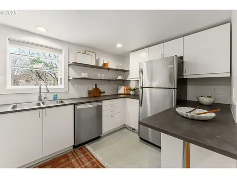 6416 S Corbett Avenue Portland OR 97239