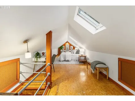 6416 S Corbett Avenue Portland OR 97239