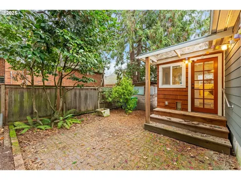 6416 S Corbett Avenue Portland OR 97239