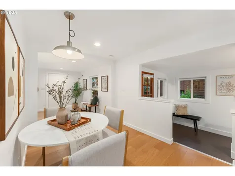 6416 S Corbett Avenue Portland OR 97239