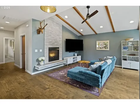 9302 SW 30th Avenue Portland OR 97219