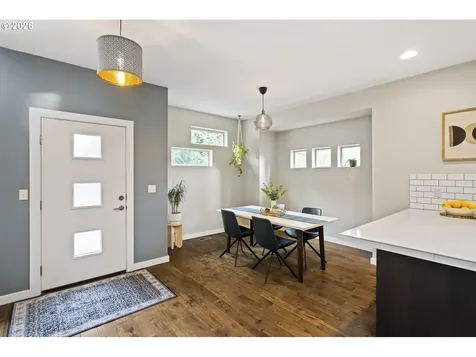 9302 SW 30th Avenue Portland OR 97219