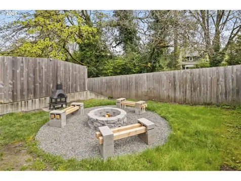 9302 SW 30th Avenue Portland OR 97219