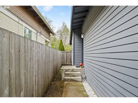 9302 SW 30th Avenue Portland OR 97219