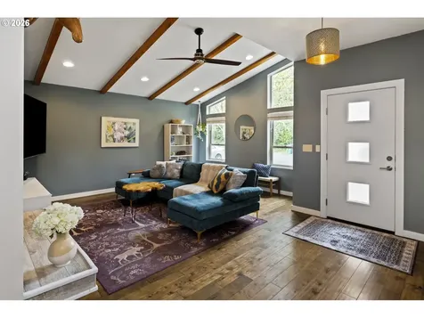 9302 SW 30th Avenue Portland OR 97219