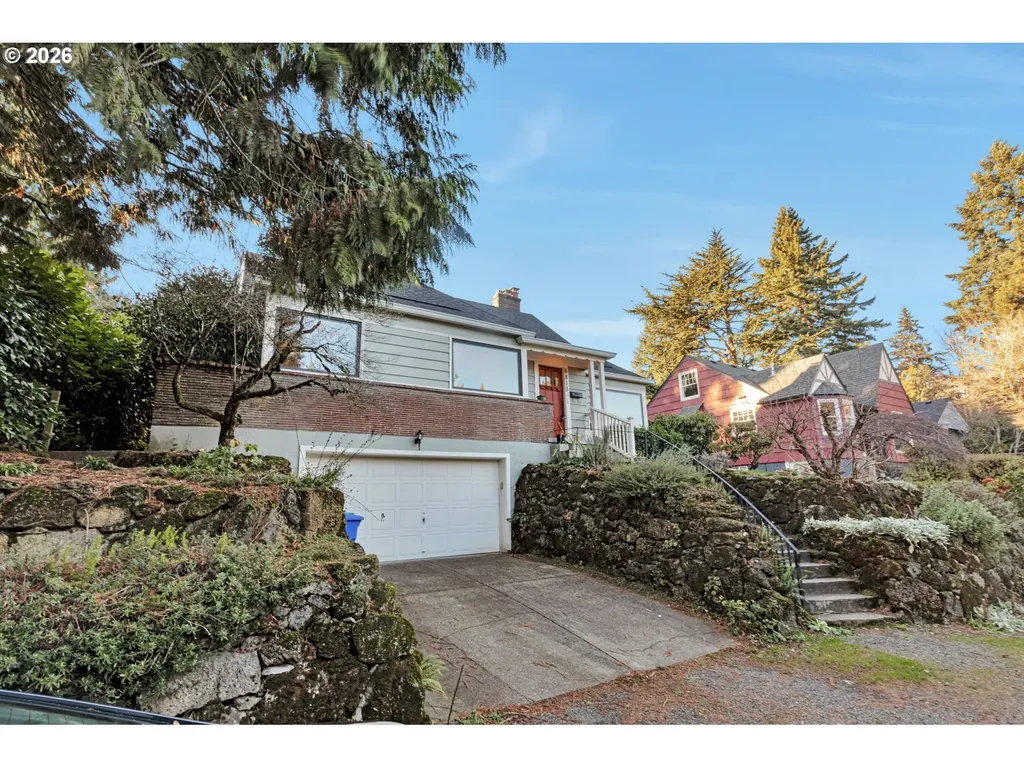 6815 SW 8th Avenue Portland OR 97219