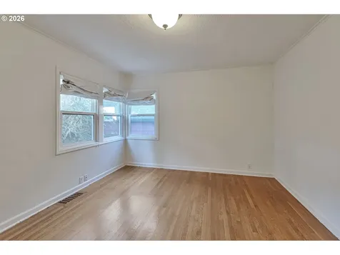 6815 SW 8th Avenue Portland OR 97219