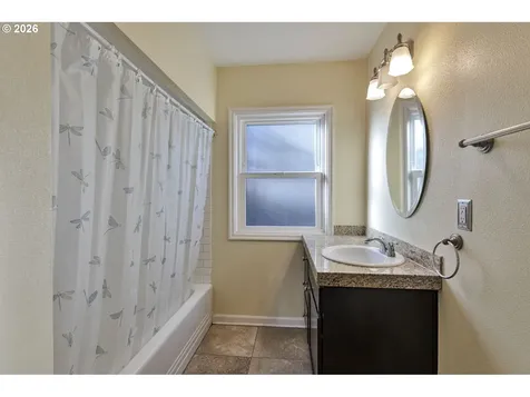 6815 SW 8th Avenue Portland OR 97219