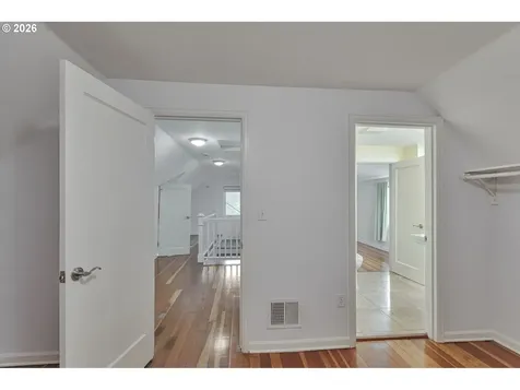 6815 SW 8th Avenue Portland OR 97219