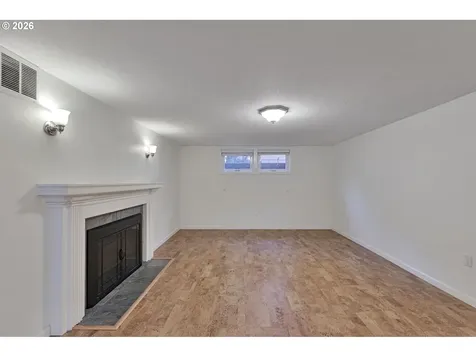 6815 SW 8th Avenue Portland OR 97219