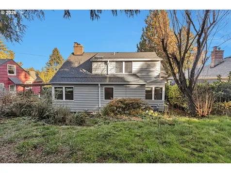 6815 SW 8th Avenue Portland OR 97219