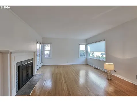 6815 SW 8th Avenue Portland OR 97219