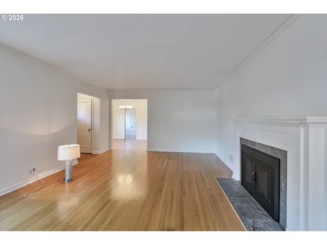 6815 SW 8th Avenue Portland OR 97219