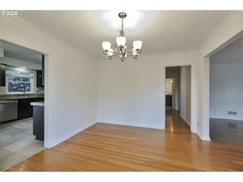 6815 SW 8th Avenue Portland OR 97219