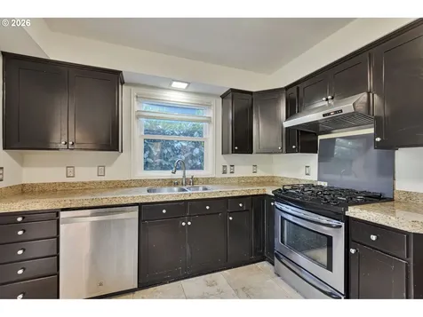 6815 SW 8th Avenue Portland OR 97219