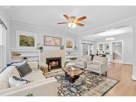4225 SE 28th Avenue Portland OR 97202