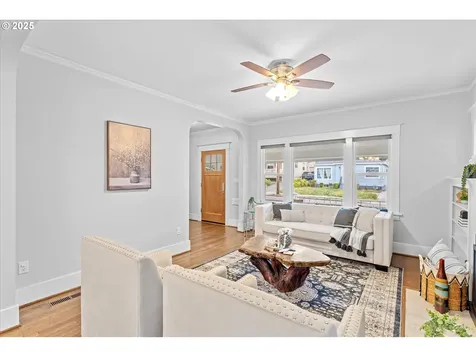 4225 SE 28th Avenue Portland OR 97202