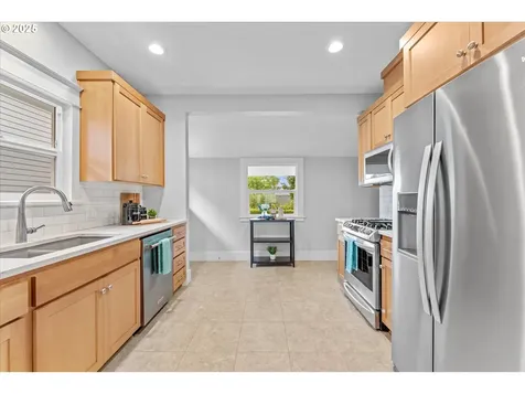 4225 SE 28th Avenue Portland OR 97202
