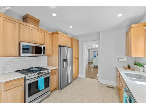 4225 SE 28th Avenue Portland OR 97202