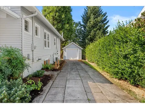 4225 SE 28th Avenue Portland OR 97202