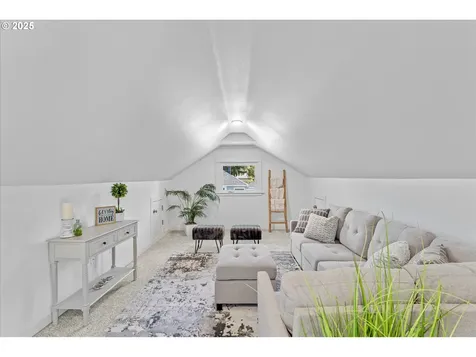 4225 SE 28th Avenue Portland OR 97202