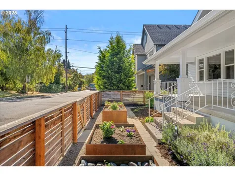 4225 SE 28th Avenue Portland OR 97202