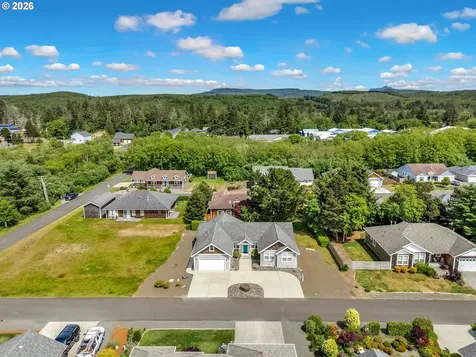 451 W Kershul Circle Gearhart OR 97138