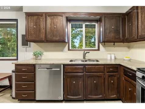 6480 Chessington Lane Gladstone OR 97027