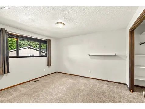 6480 Chessington Lane Gladstone OR 97027