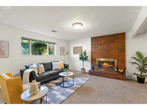 6480 Chessington Lane Gladstone OR 97027