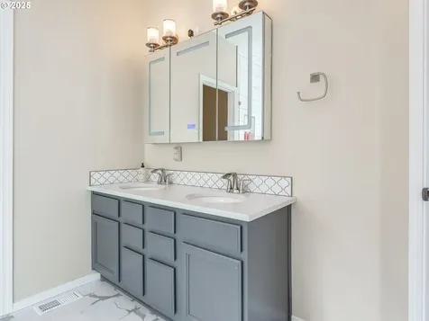 5641 SE Chase Loop Gresham OR 97080
