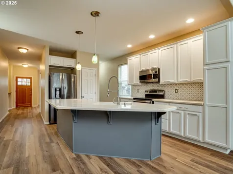 5641 SE Chase Loop Gresham OR 97080
