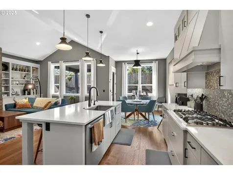 108 W 16th Street La Center WA 98629